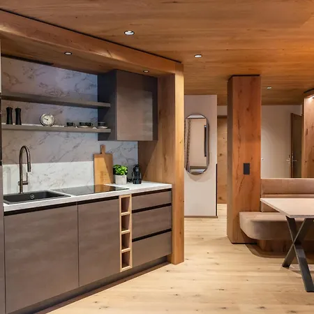 Private Homes Alpin Lägenhetshotell Tux