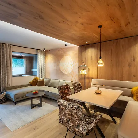 Private Homes Alpin Apart-hotel Tux